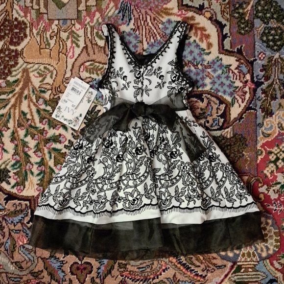 NEW Iris and Ivy Girl's Black and White Party Dress Size 4 - Picture 2 of 2